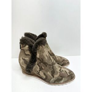 Pelle Moda Shoes Womens Size 6.5 Erin Faux Fur Trim Wedge Camouflage Bootie